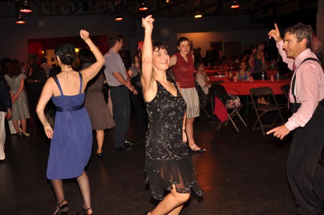 min 2010 11 13 fous swing 383